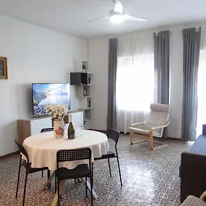 Apartment Roberta's House, A Few Steps From The, Bellano